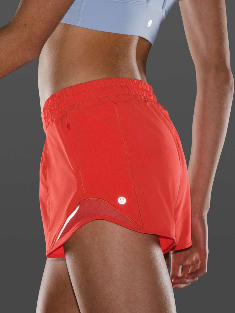 Lululemon Hotty Hot Low Rise Short 4" in Carnation Red Size 0